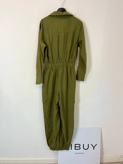 BERSHKA. Mono verde botones. T. XS