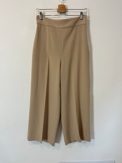 ZARA. Pantalón beige pinzas. T M