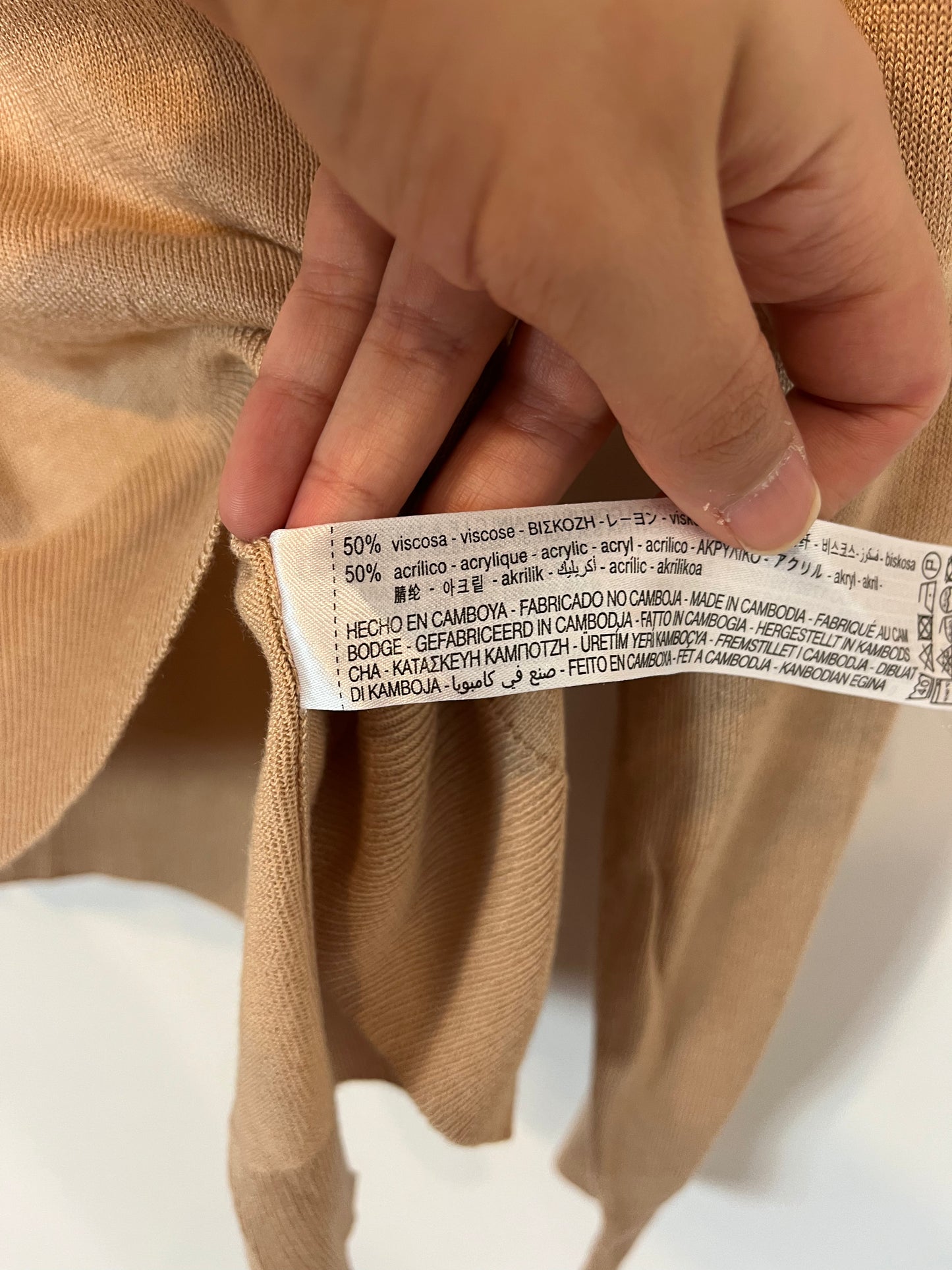 ZARA. Fine tan sweater. TM