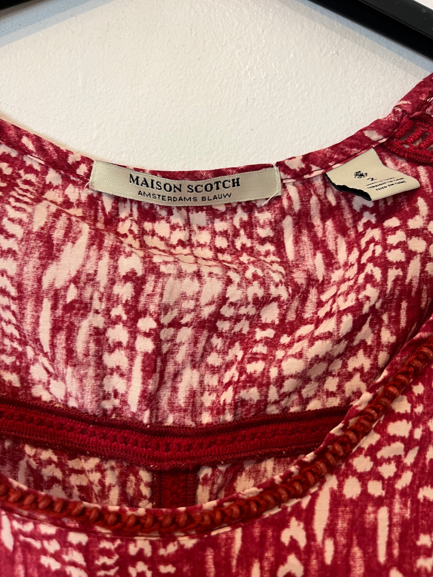 MAISON SCOTCH. Blusa rosa estampando blanco T.2 (m)