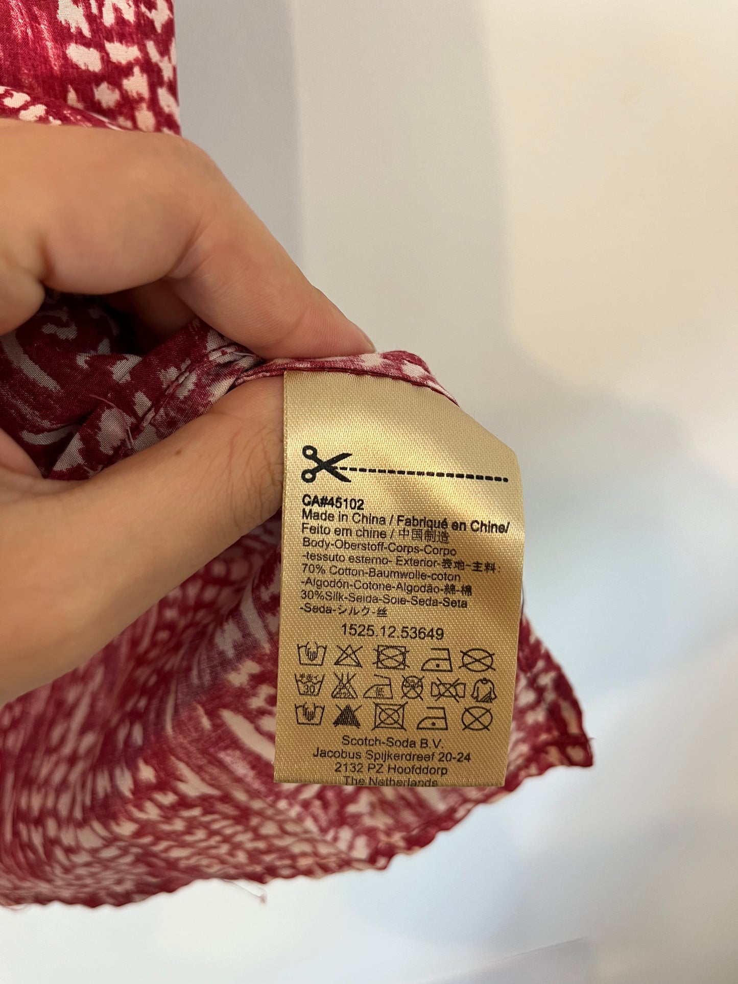 MAISON SCOTCH. Blusa rosa estampando blanco T.2 (m)