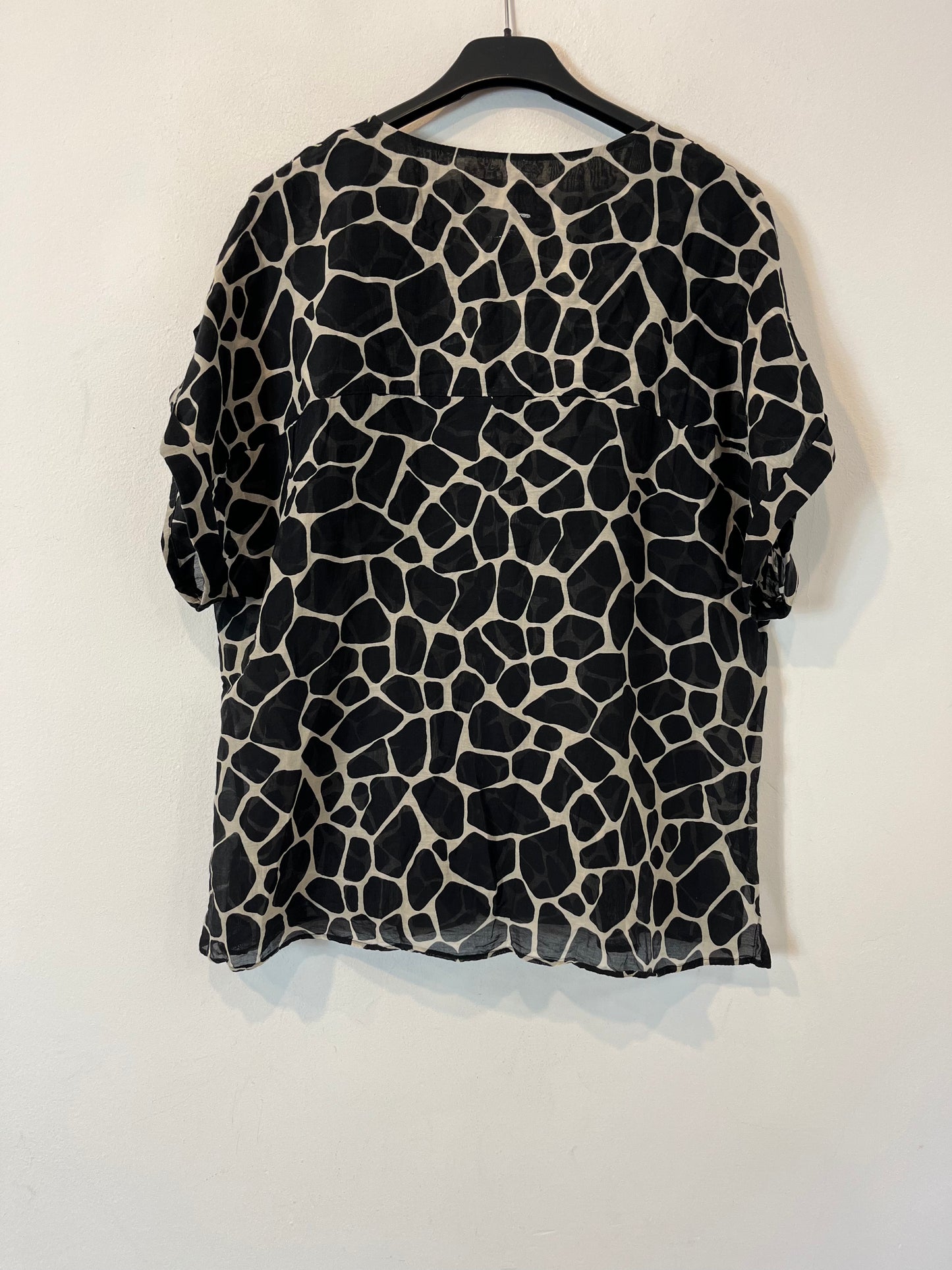 MASSIMO DUTTI. Blusa fluida bicolor. T 38