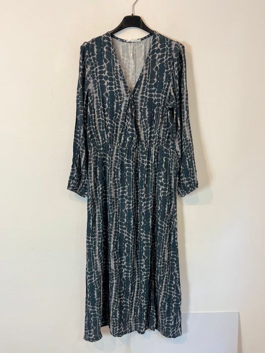 MONISQUI. Vestido largo estampado azules. T M