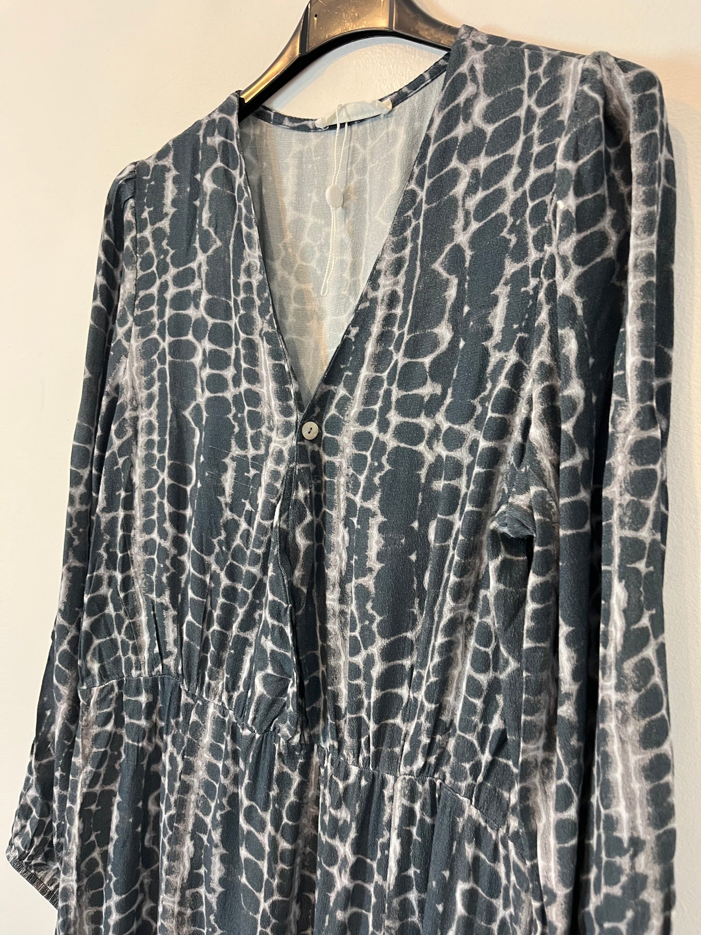 MONISQUI. Vestido largo estampado azules. T M