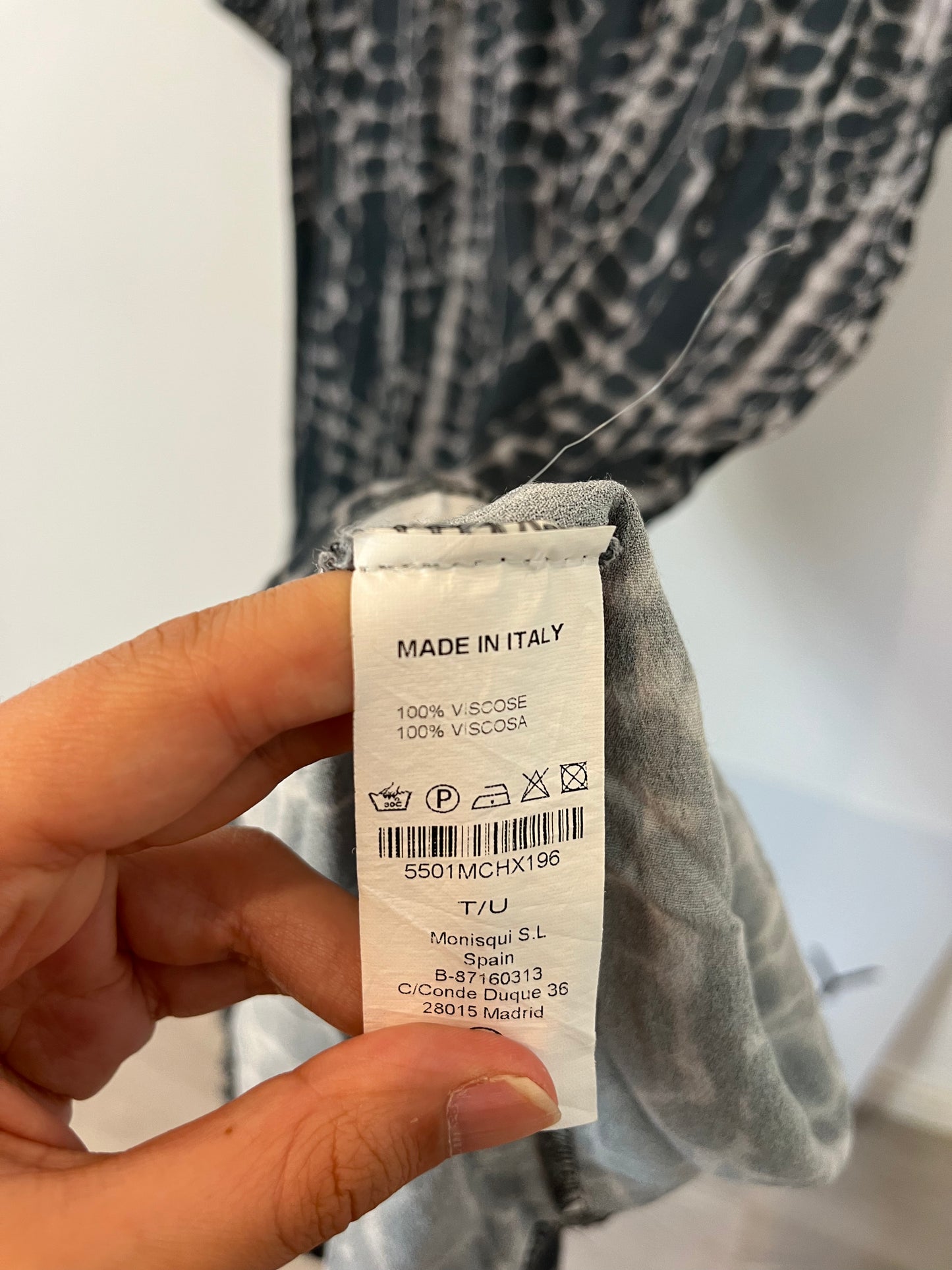 MONISQUI. Vestido largo estampado azules. T M