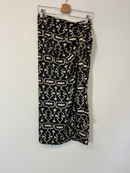 ZARA. Falda midi satinada nudo. T S