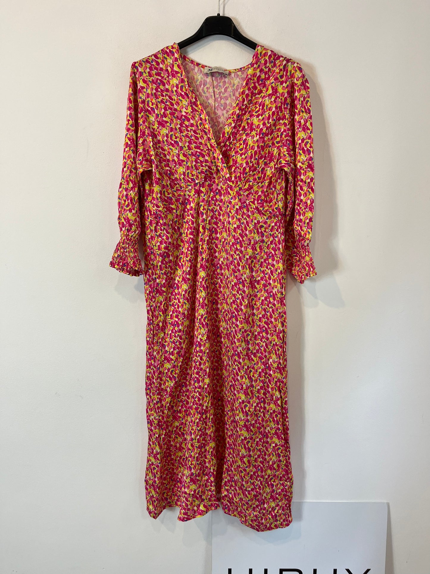 MUSCARI. Vestido midi tonos flúor. T M