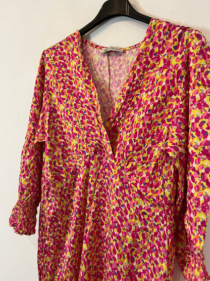 MUSCARI. Vestido midi tonos flúor. T M