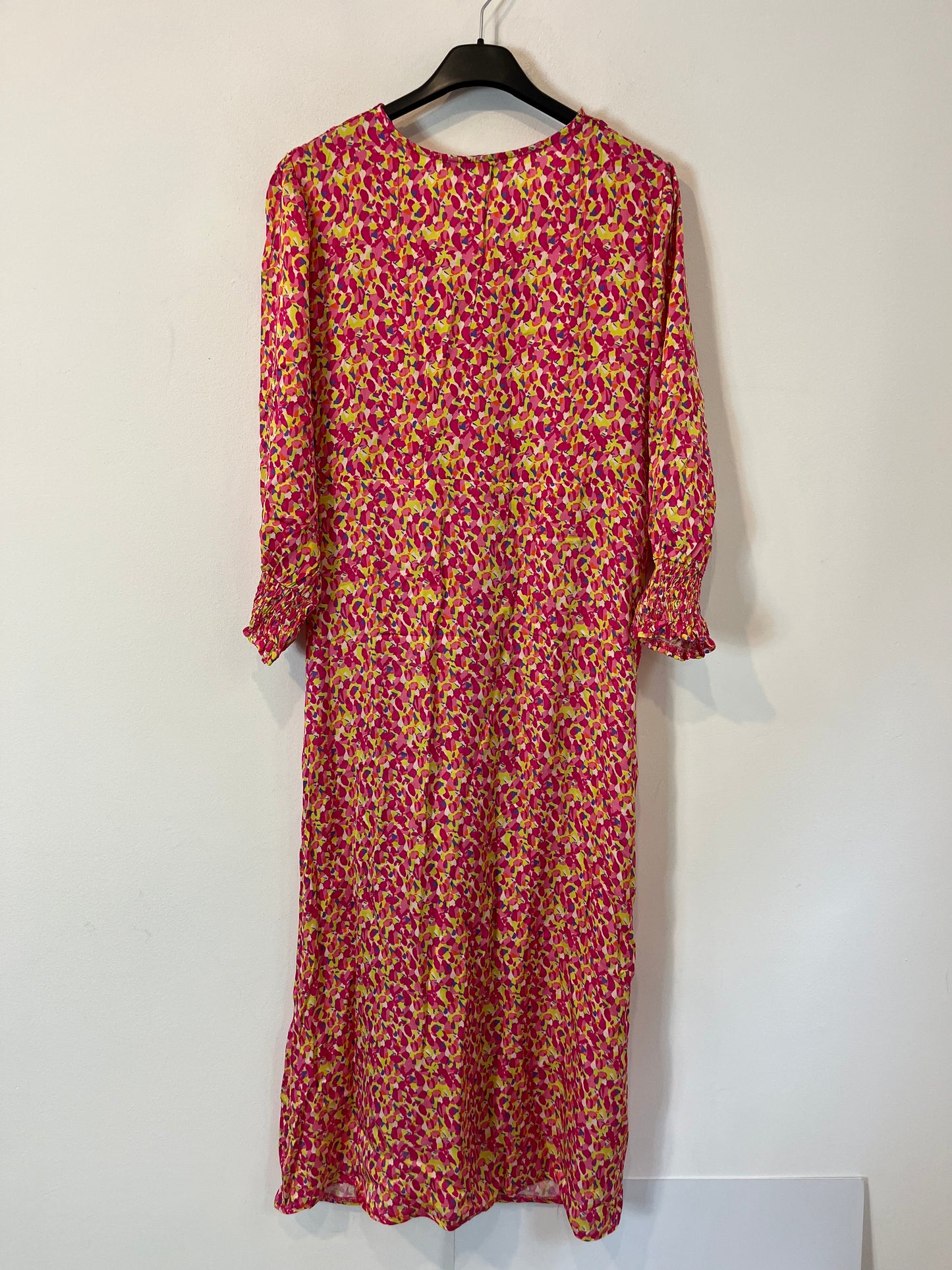 MUSCARI. Vestido midi tonos flúor. T M