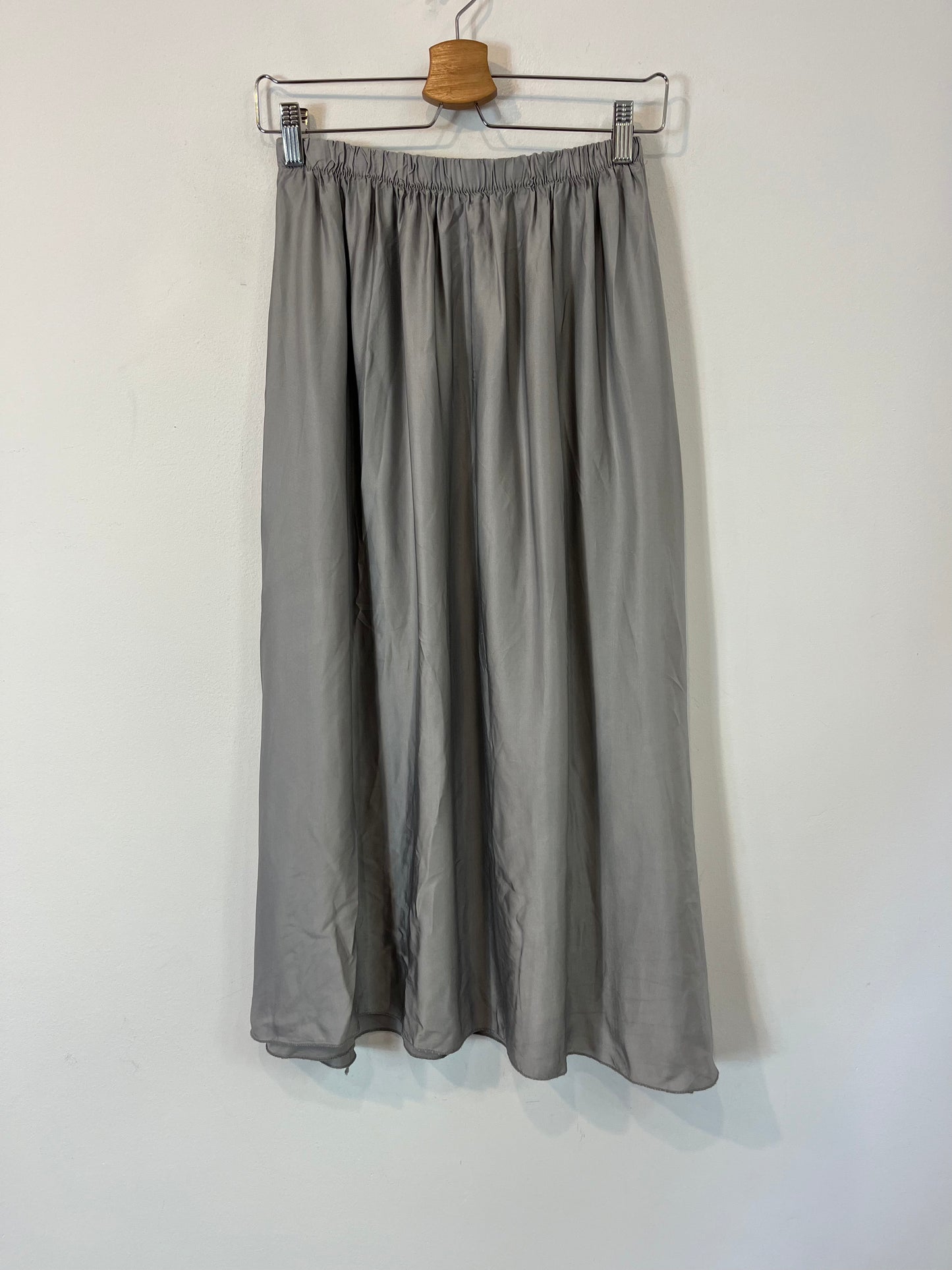 O´LIVIA. Falda midi fluida bolsillos. T S