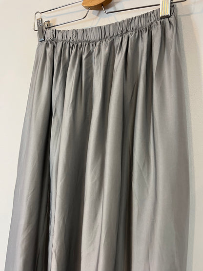 O´LIVIA. Falda midi fluida bolsillos. T S