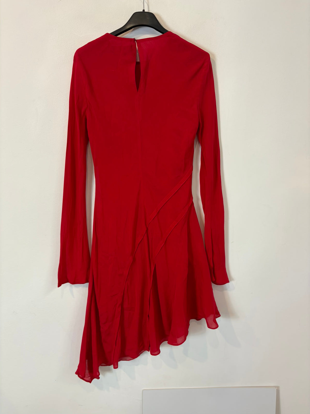 MANGO. Vestido rojo asimétrico fluido