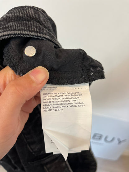 MANGO. Pantalón corto negro  T.40