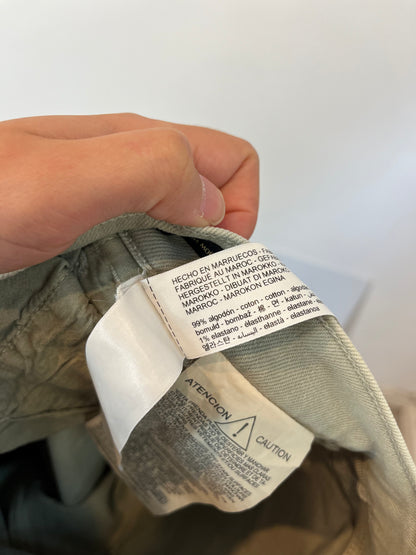 MASSIMO DUTTI. Pantalón denim verde T.38
