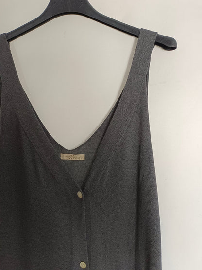 OTRAS. Top punto gris abotonado Tu(s/m)