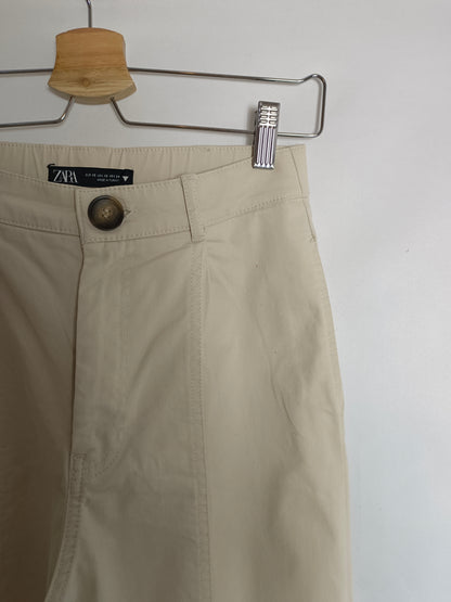 ZARA. Beige pleated trousers T.xs