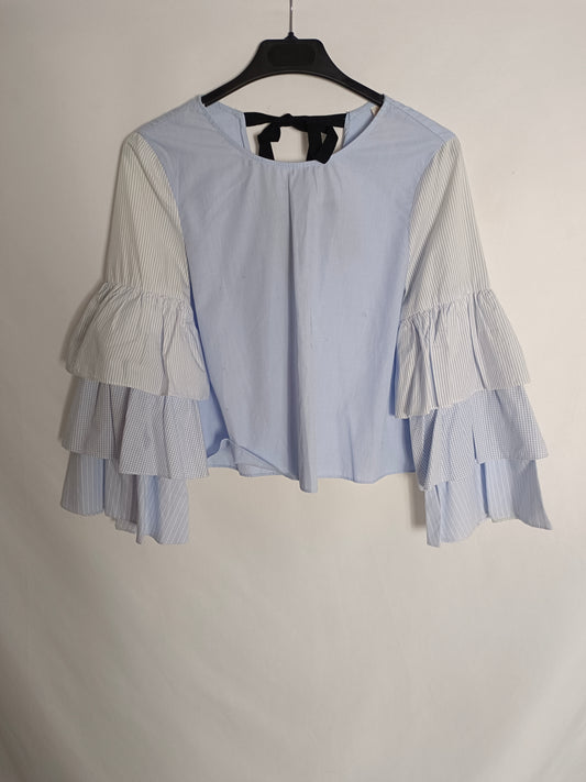 ZARA. Blusa mangas volantes T.xs