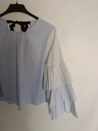 ZARA. Ruffled sleeve blouse T.xs