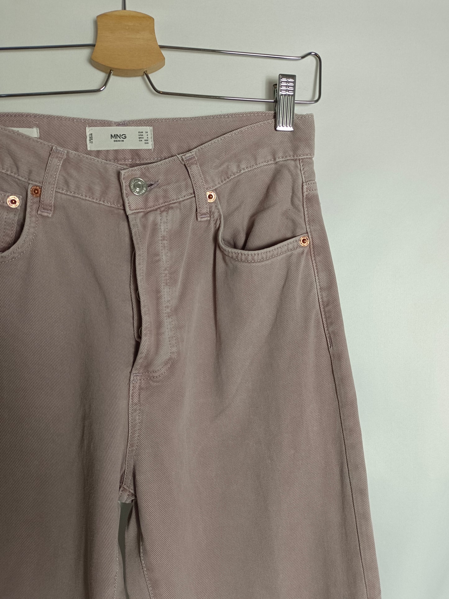 MANGO. Pantalón ancho malva T.36(tara)