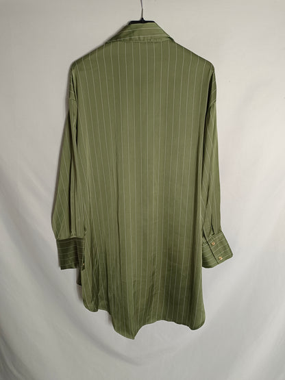 ZARA. Blusa verde oversized T.xs