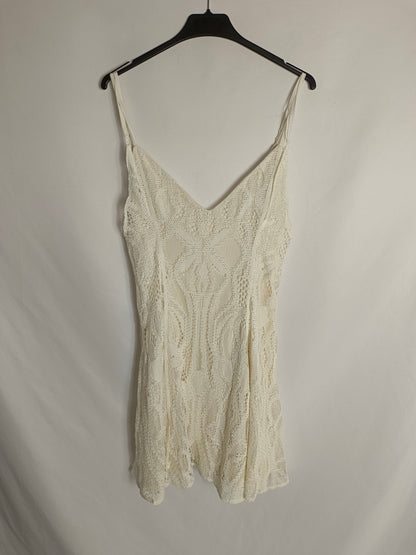 ZARA. vestido encaje beige T.s