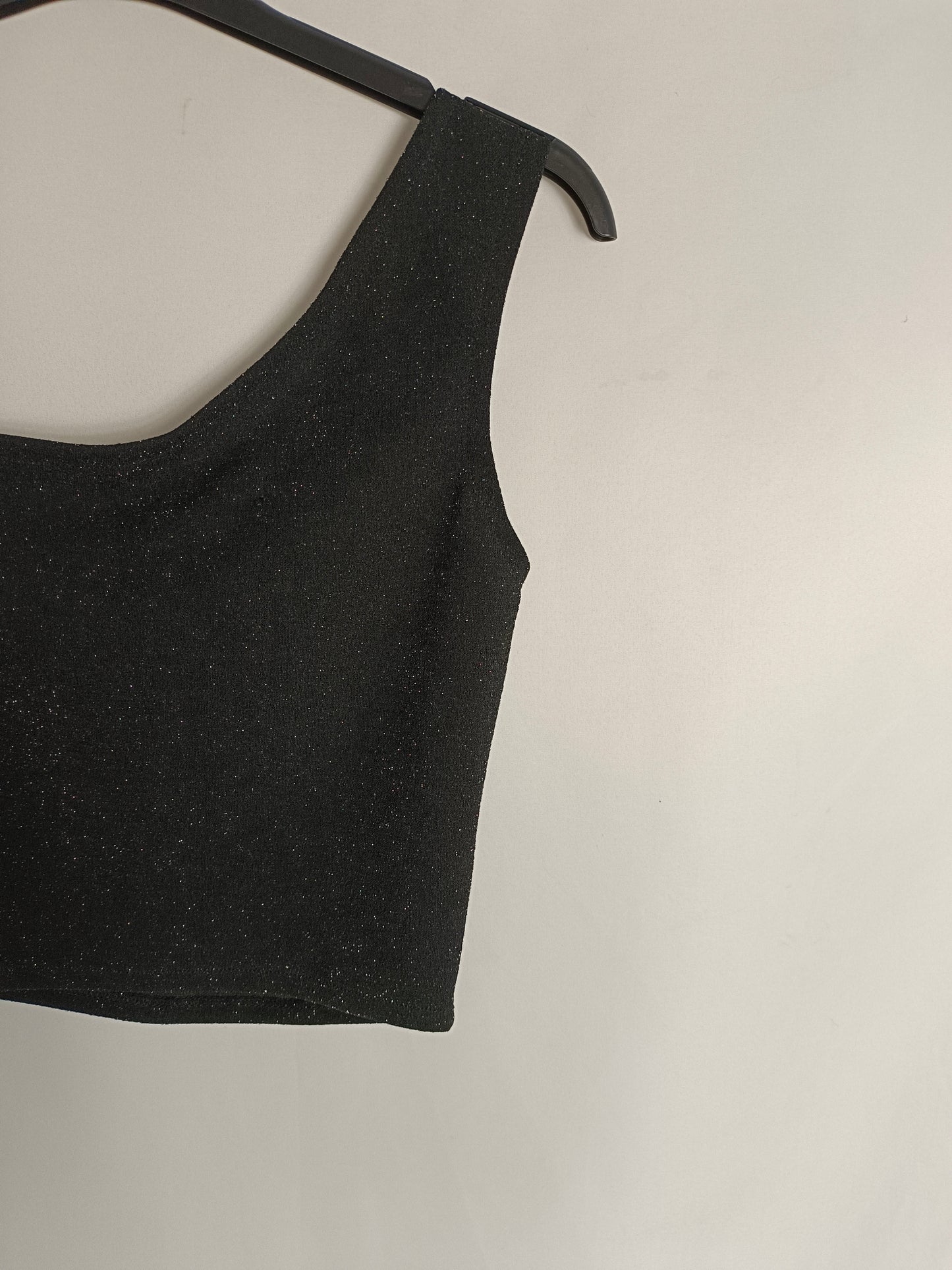 THE ARE. Top asimétrico negro T.xs