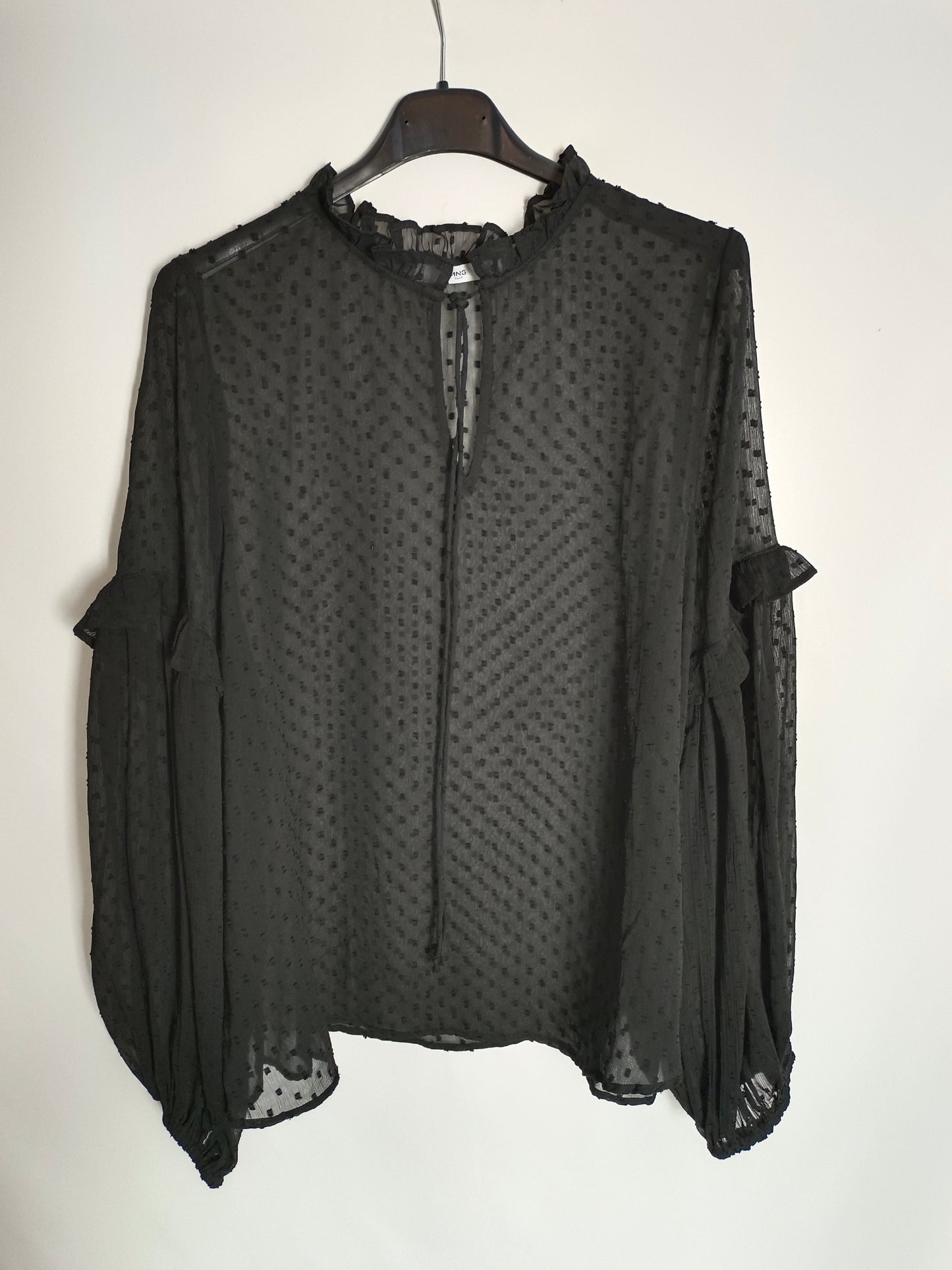 Blusa negra plumeti – Hibuy market