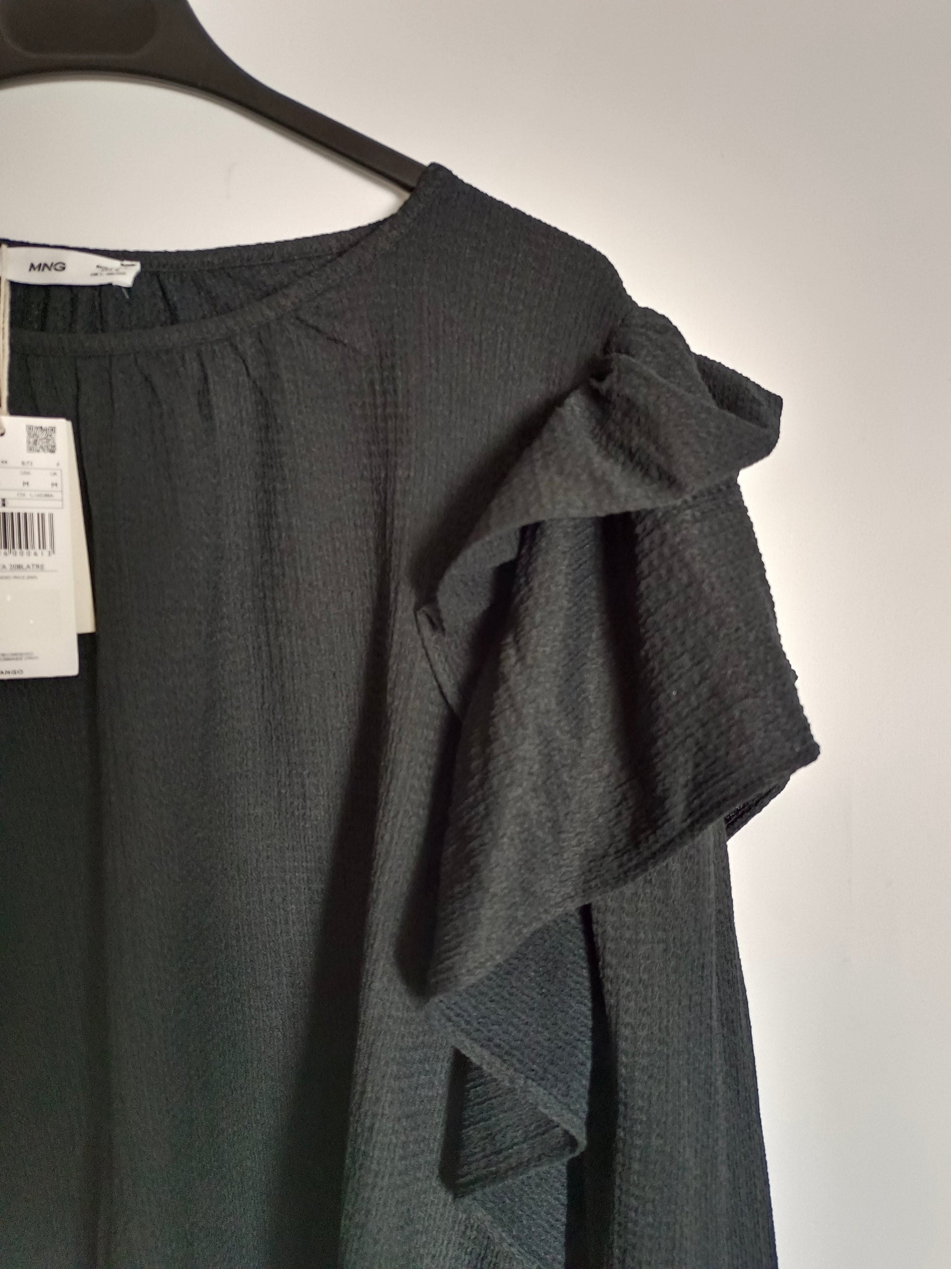 Blusa negra volantes – Hibuy market