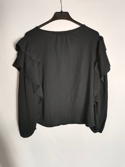 MANGO. Blusa negra volantes T.m
