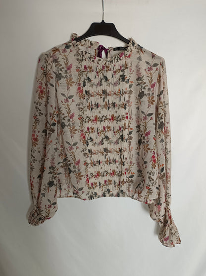 ZARA. Beige floral blouse Tl