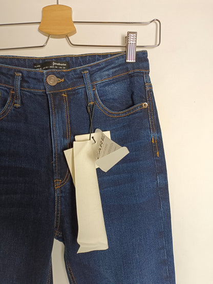 STRADIVARIUS. Pantalón campana oscuro T.38