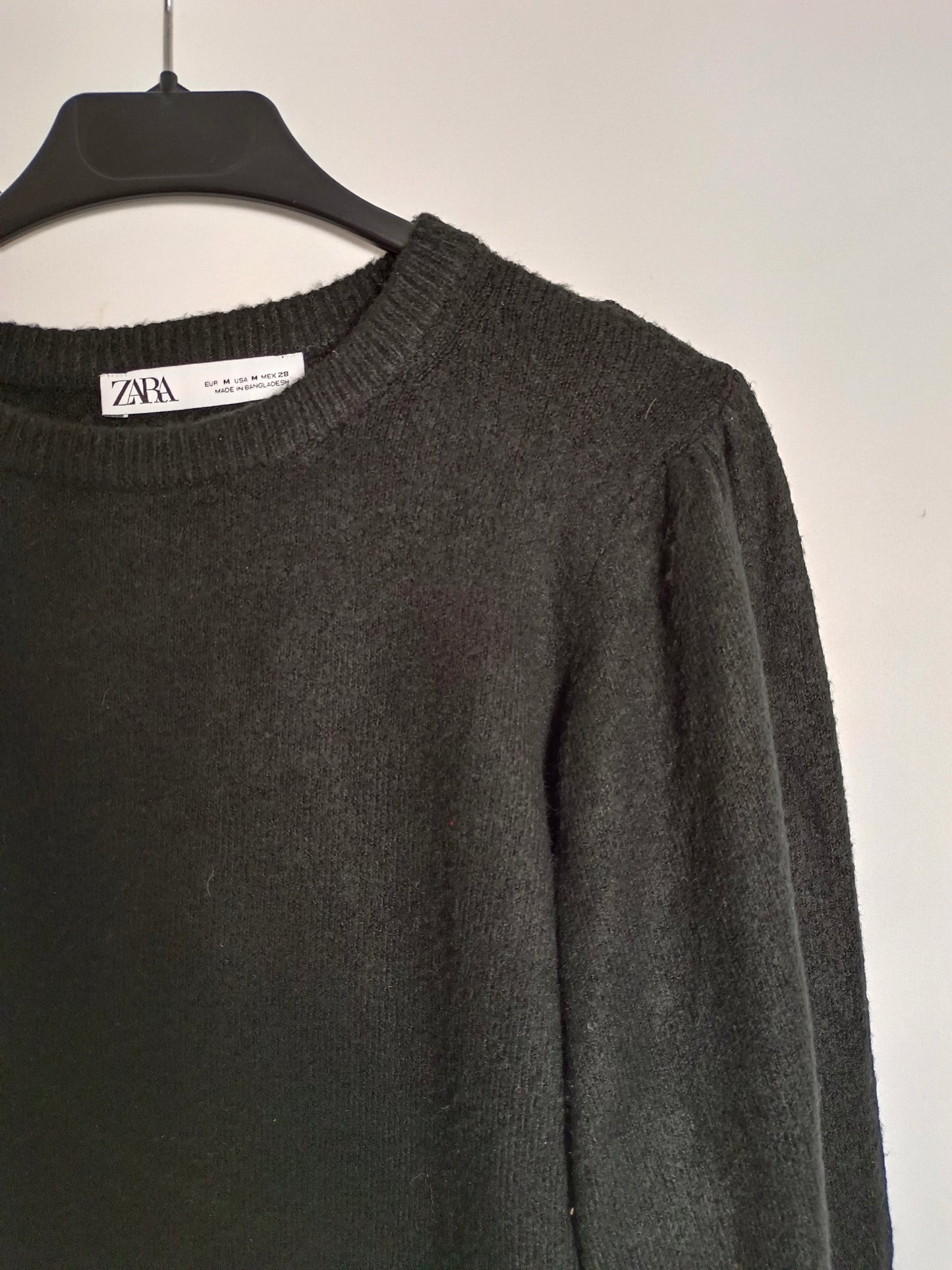 ZARA. Jersey negro básico T.m