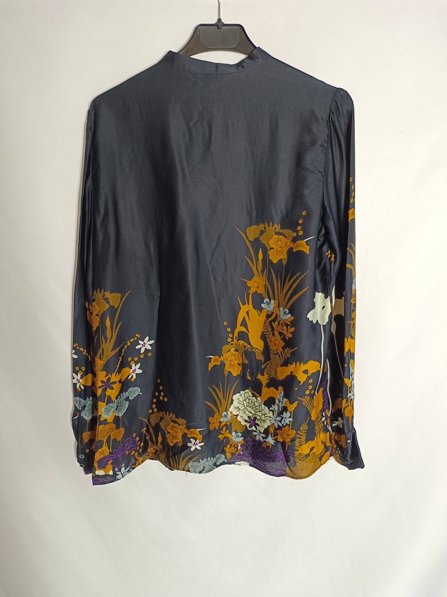 MASSIMO DUTTI. Blue floral blouse T.38