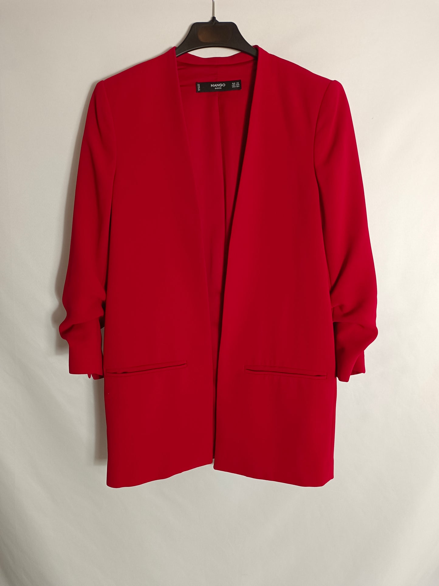 MANGO. blazer fina  roja T.xs