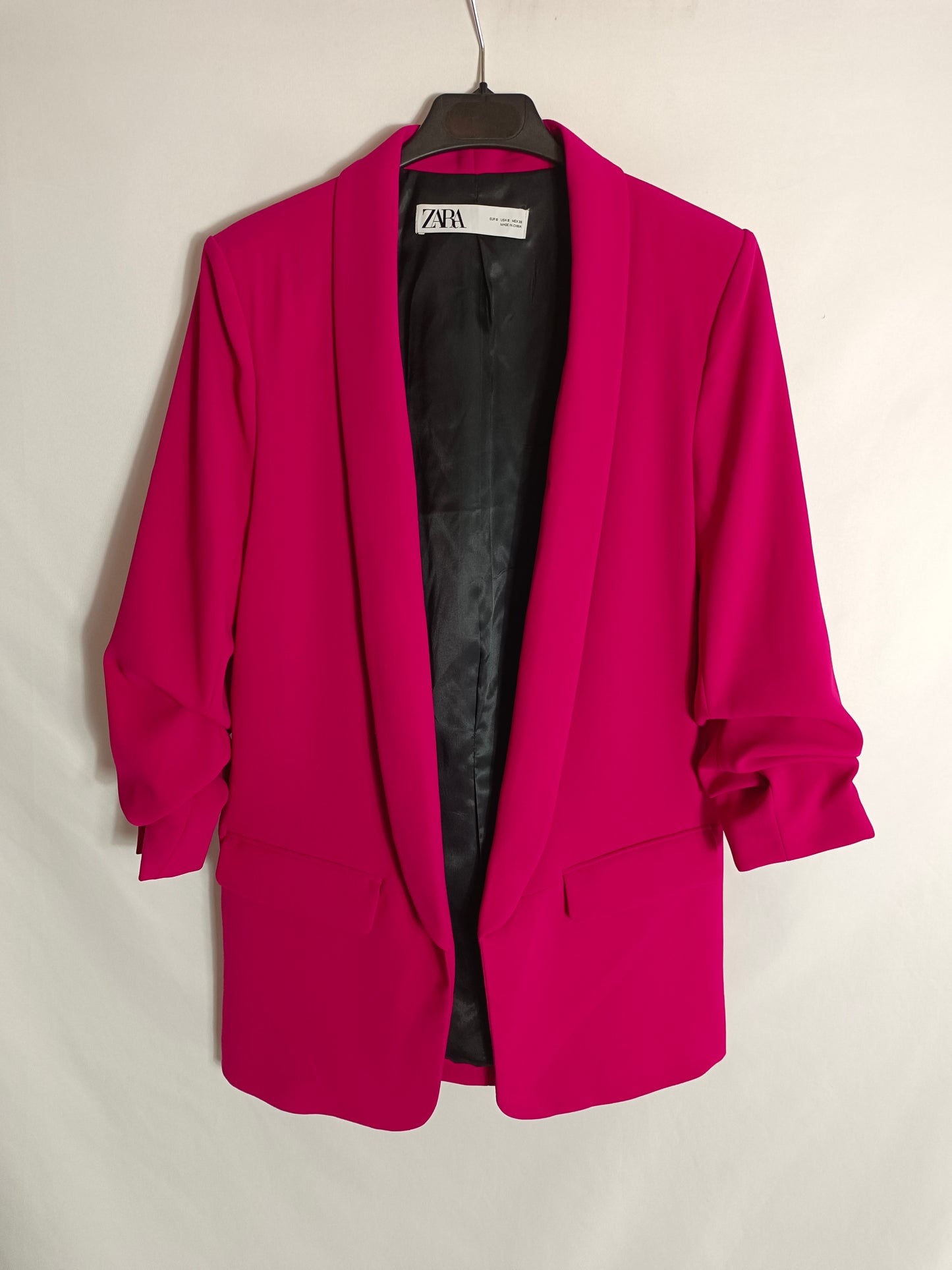 ZARA. blazer fina  rosa T.s