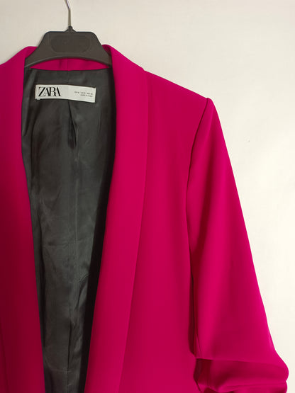 ZARA. blazer fina  rosa T.s