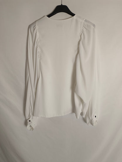 AN&amp;BE. White blouse with Ts sleeves