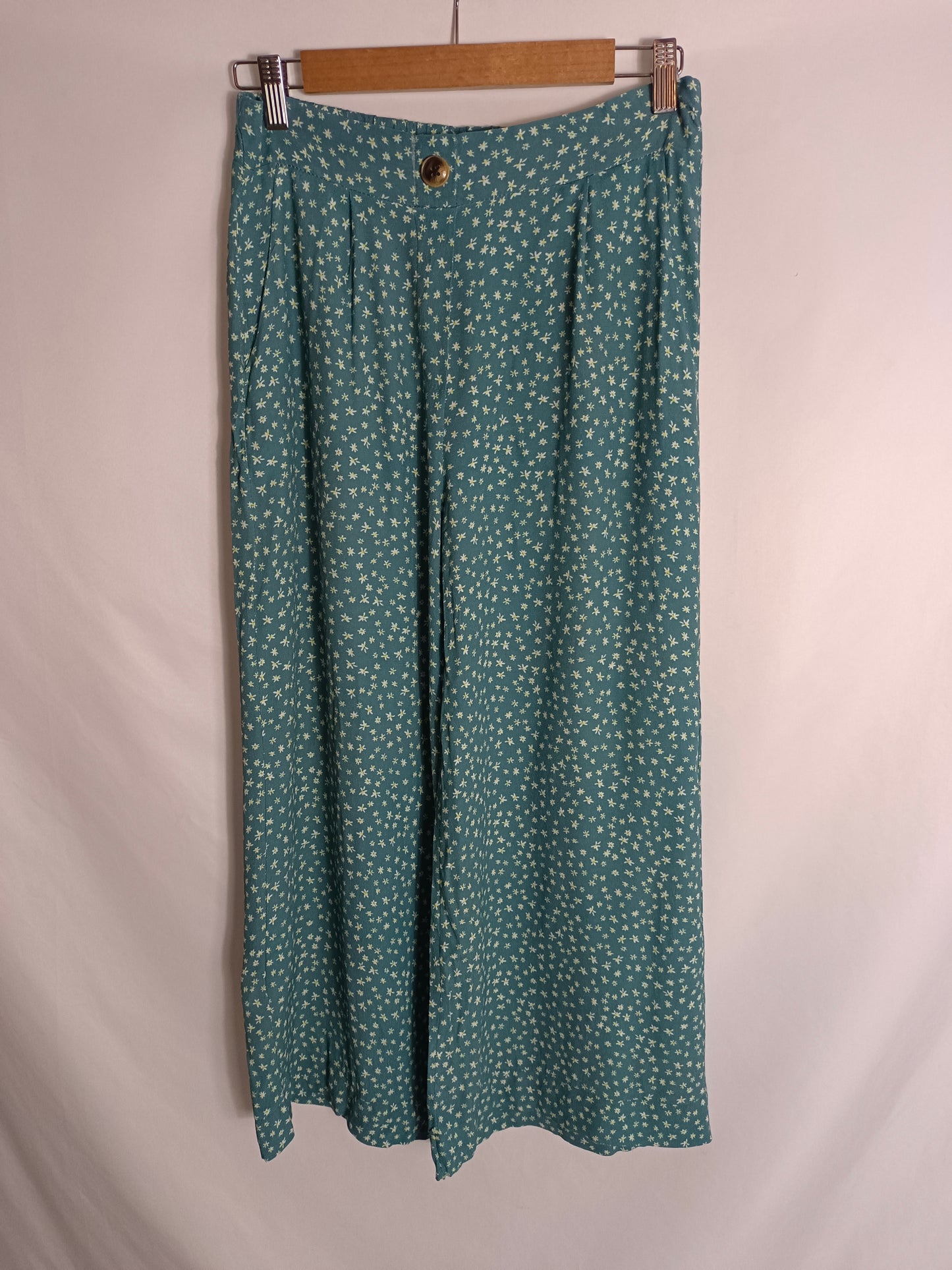 ZUA. Pantalón fluido florecitas Tu(s)