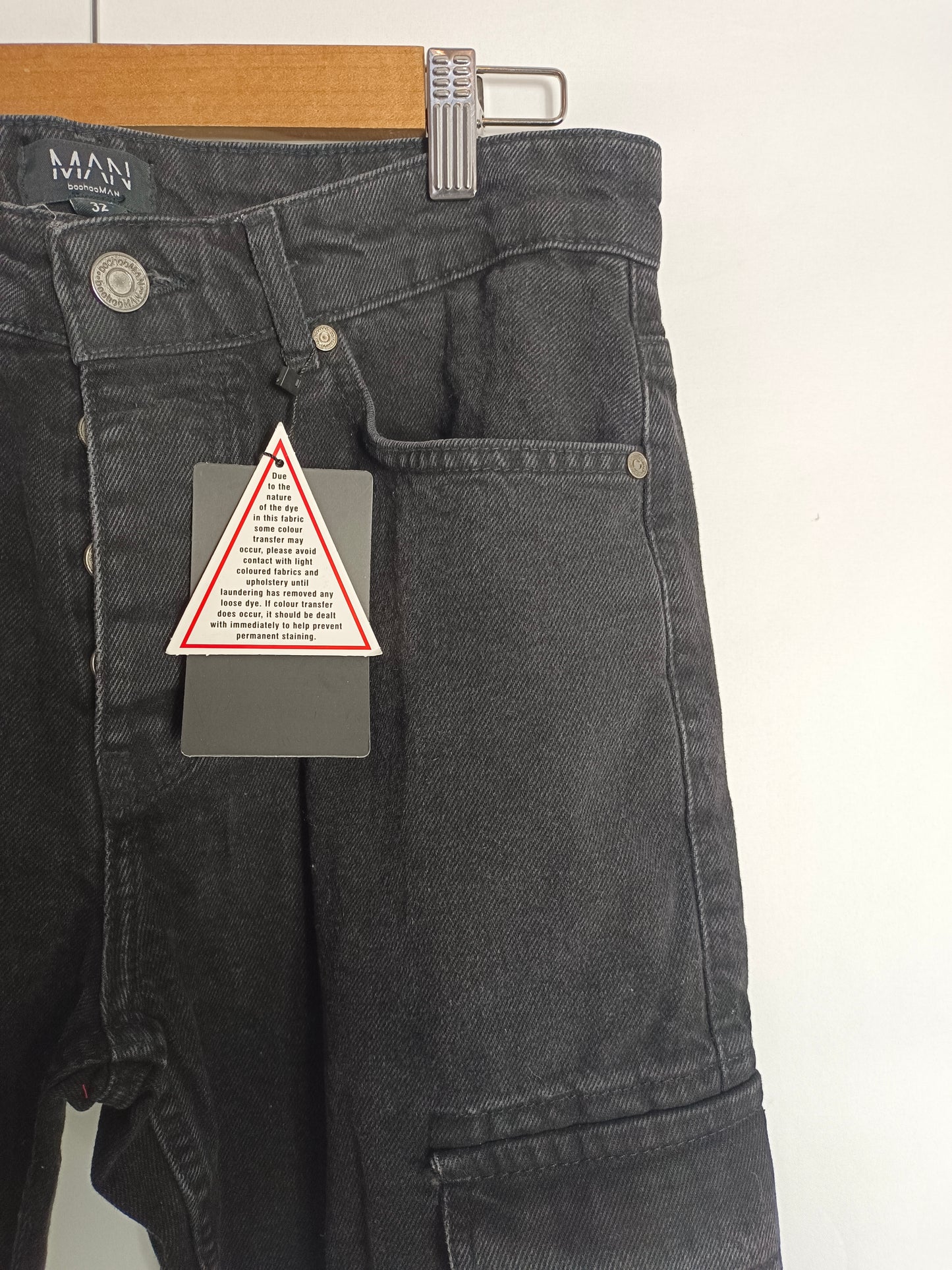 BOOHOO MAN. Pantalón negro cargo T.32