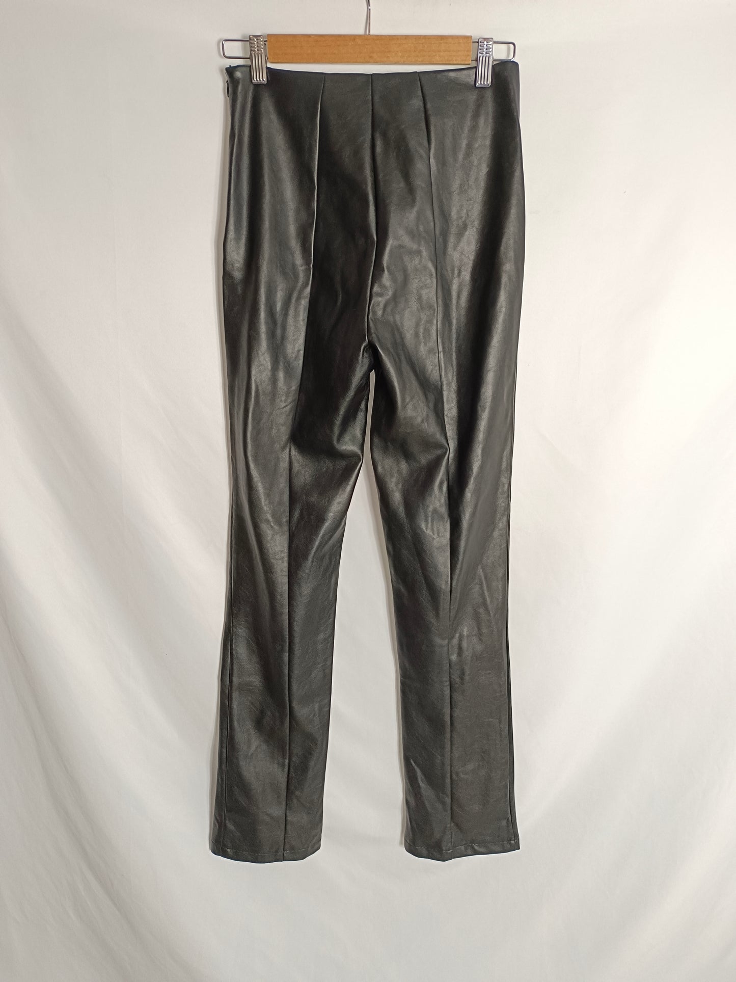 4TH RECKLESS. Pantalón negro apertura T.36