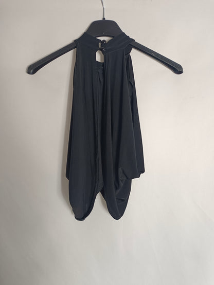 OTRAS. Croptop negro escote T.6(s)