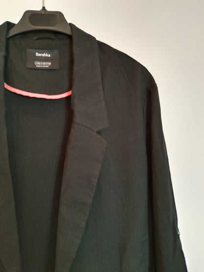 BERSHKA. T.xs basic black blazer