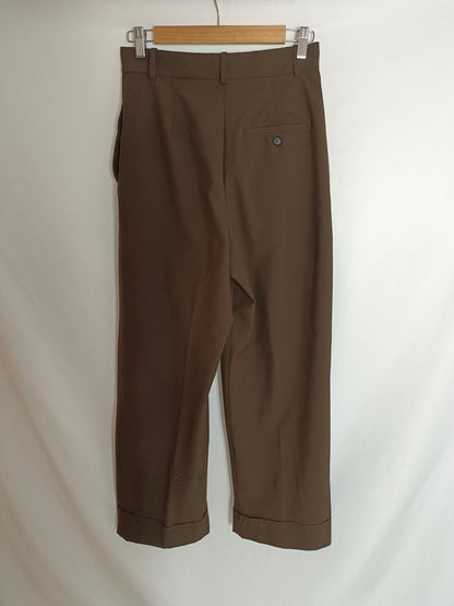 ZARA. Pantalón marrón pinzas T.xs