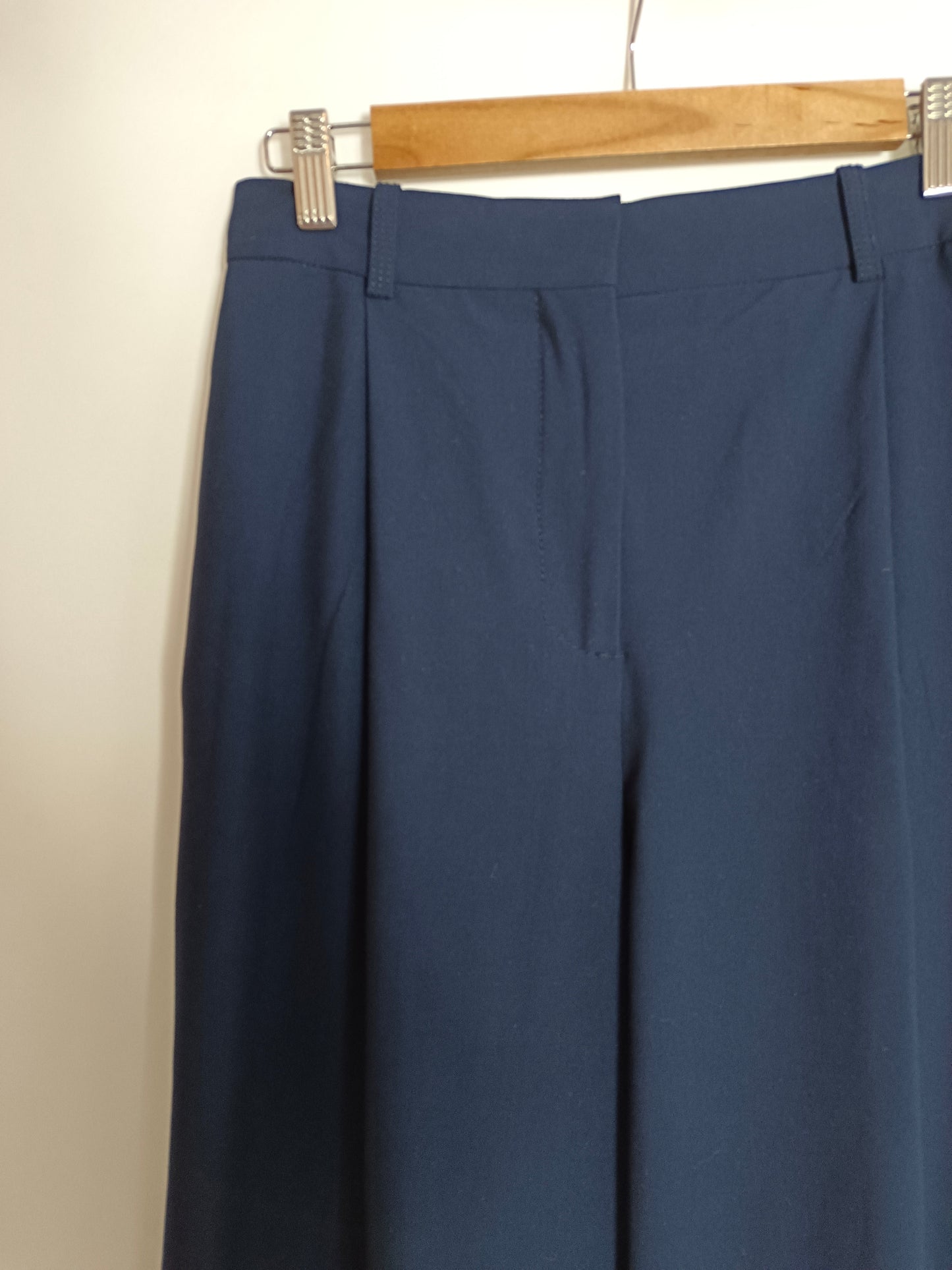 ZARA. Blue pleated trousers, size S