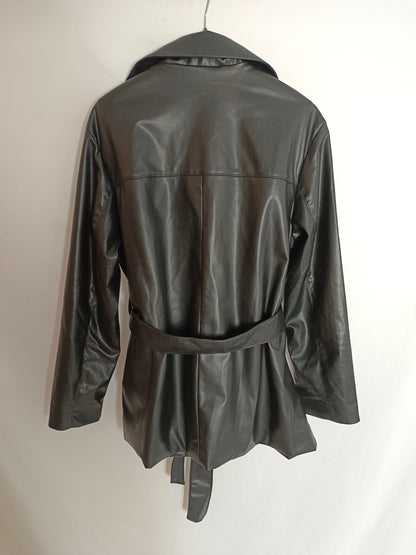ZARA. Chaqueta negra polipiel T.xs
