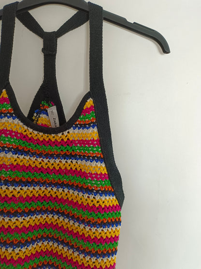 ZARA. top punto colores T.s