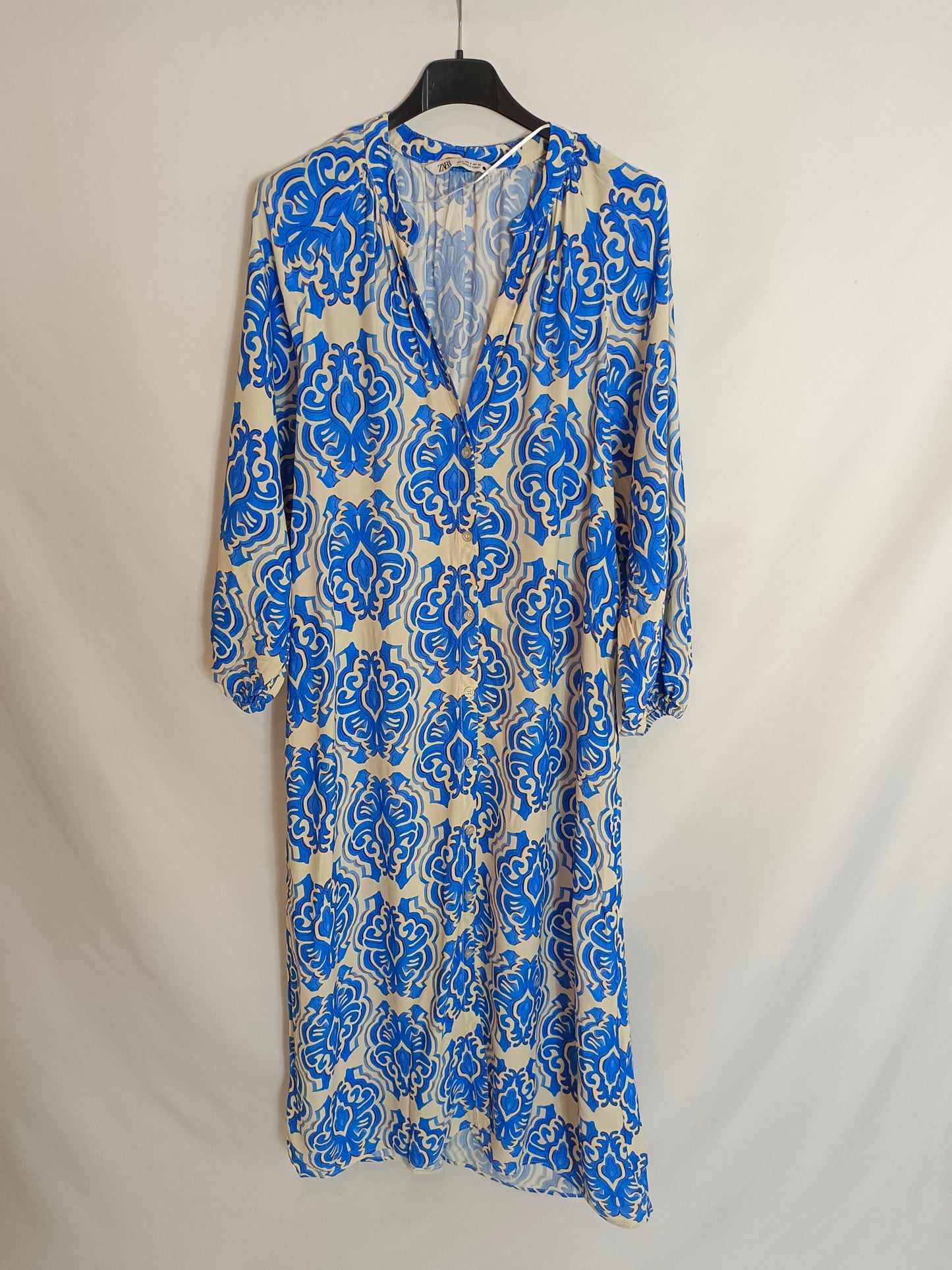 ZARA. Vestido beige estampado T.s