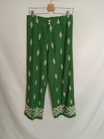 ZARA. Pantalón verde bordado T.m