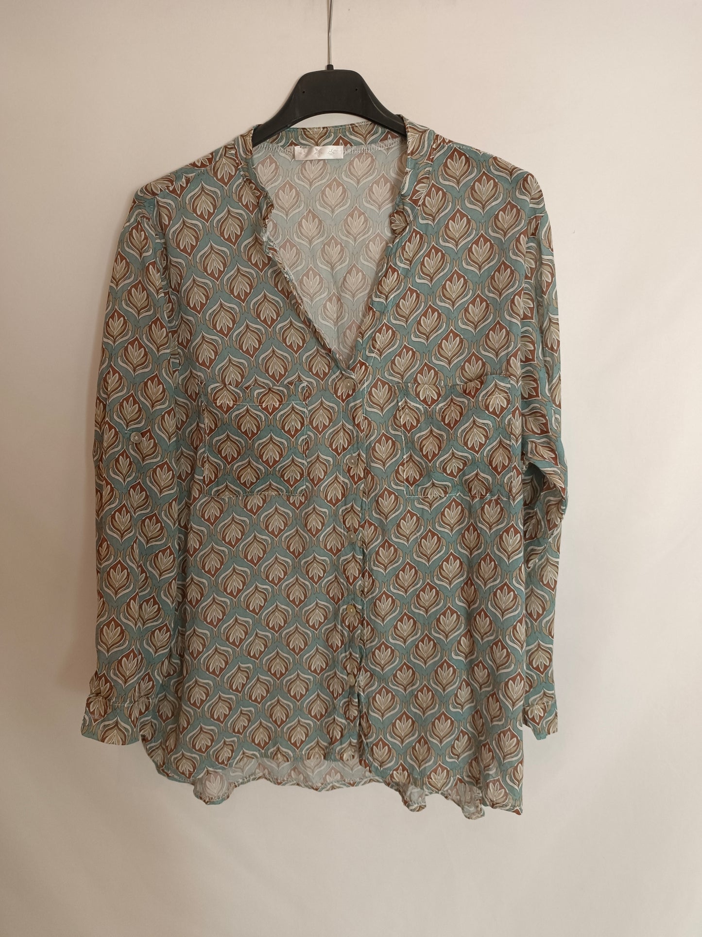 OTRAS. Blusa azul estampado Tu(s)