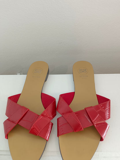 SFERA. Sandalias rojas planas T.37